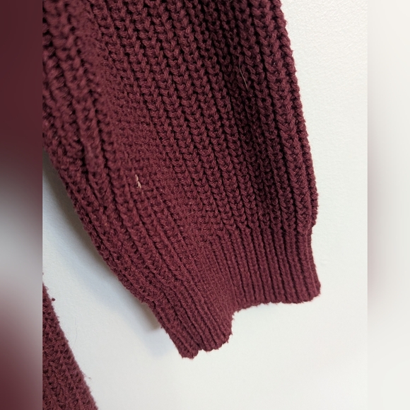 Point Zero Burgundy‎ V-Neck Sweater with Gold Buttons - Women's Medium - Picture 5 of 6
